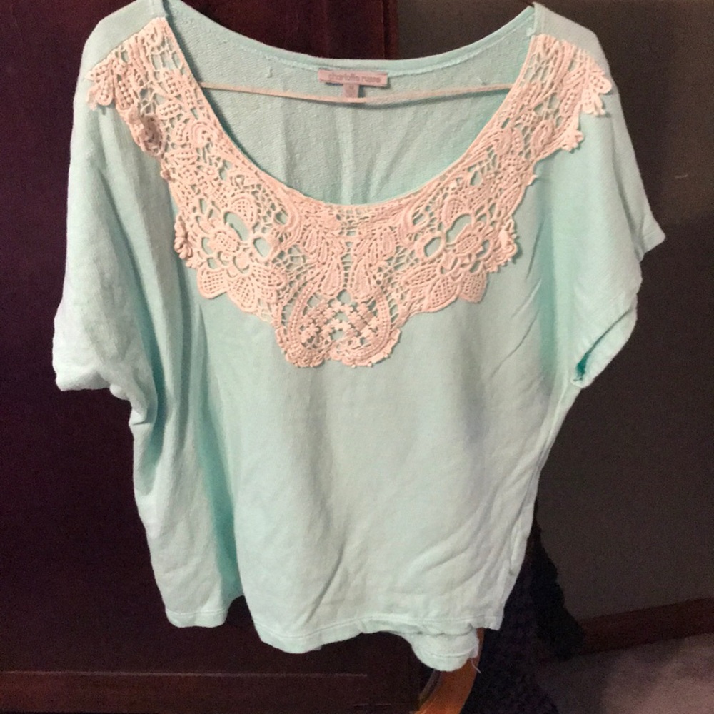 Sweater shirt with lace neck